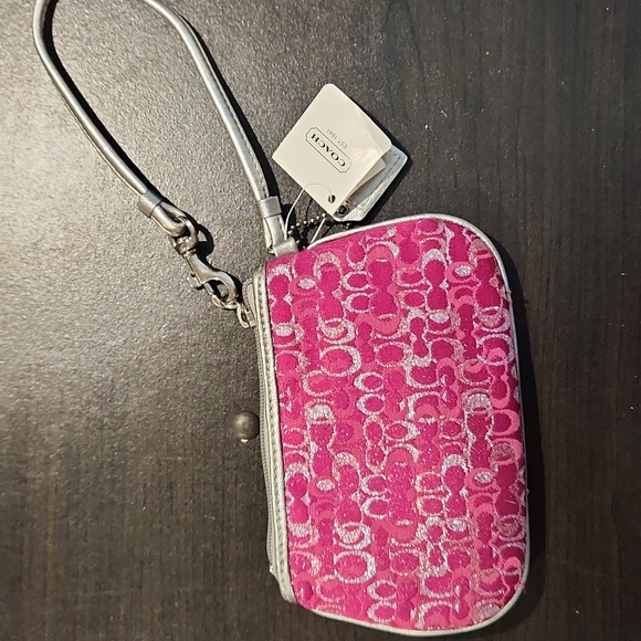 Coach wristlet NWT - Picture 4 of 5